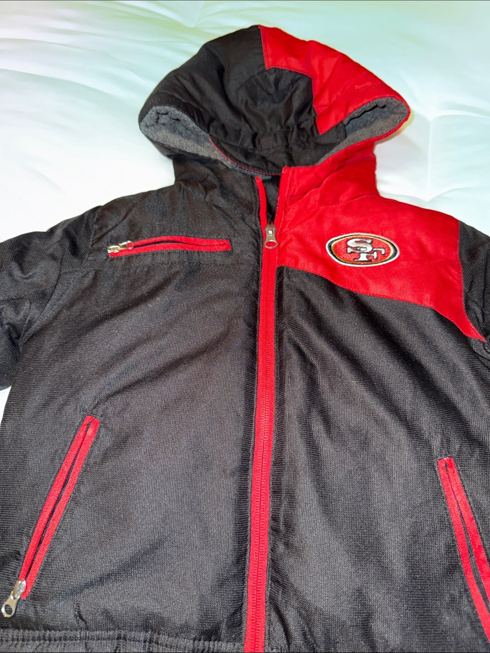 SF Niners NFL Kids Black and Red Hooded Puffer Jacket with Team Patch - Picture 4 of 10